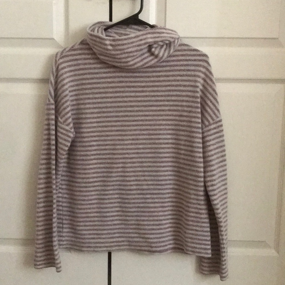 Striped turtleneck sweater!